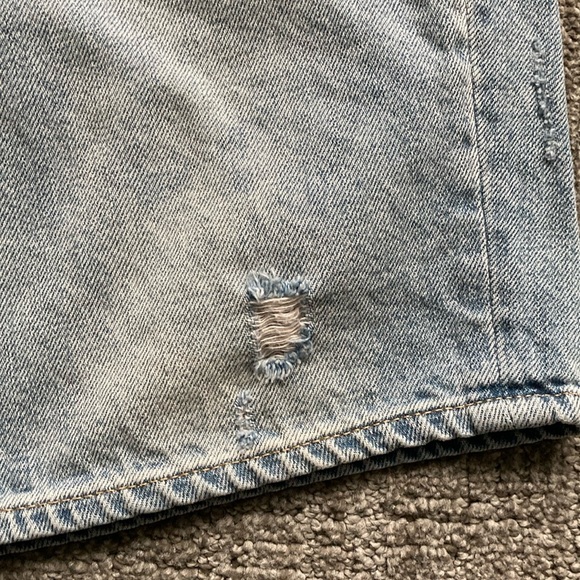 GAP Washwell High Rise 7" Denim Shorts Distressed - Picture 9 of 12